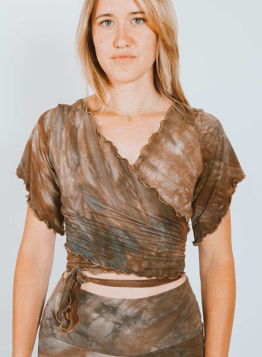 Wanderess Wrap-Top *Flutter Sleeve* (Curate the Rainbow)